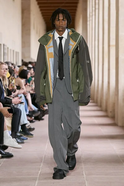 Look 14
